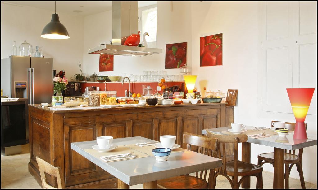 La Maison Rouge D'Uzes B&B Dış mekan fotoğraf