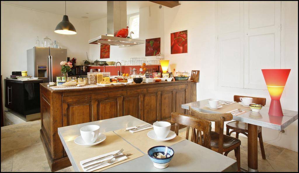 La Maison Rouge D'Uzes B&B Dış mekan fotoğraf