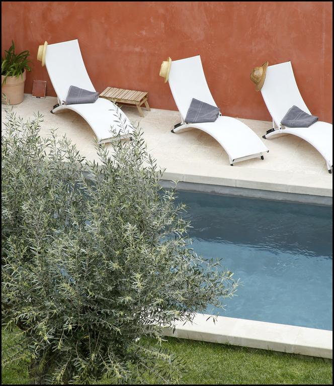 La Maison Rouge D'Uzes B&B Dış mekan fotoğraf