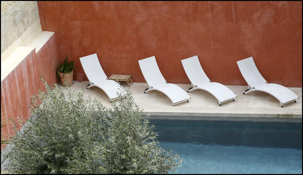 La Maison Rouge D'Uzes B&B Dış mekan fotoğraf