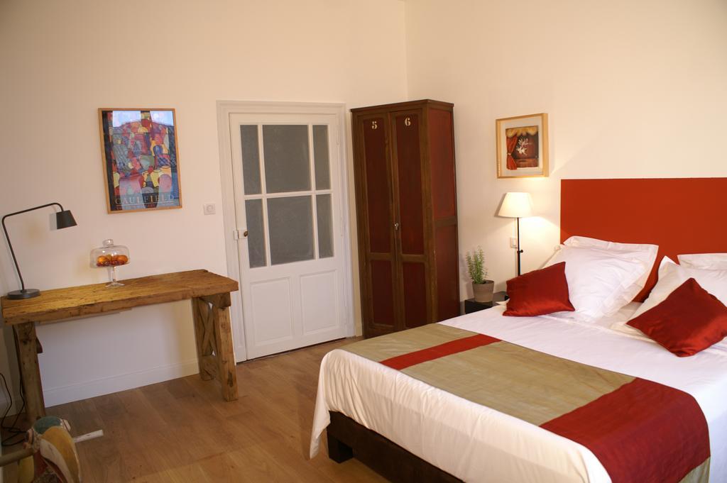 La Maison Rouge D'Uzes B&B Dış mekan fotoğraf